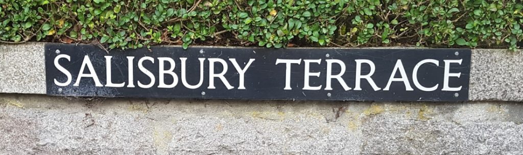 Photo of Salisbury Terrace name sign