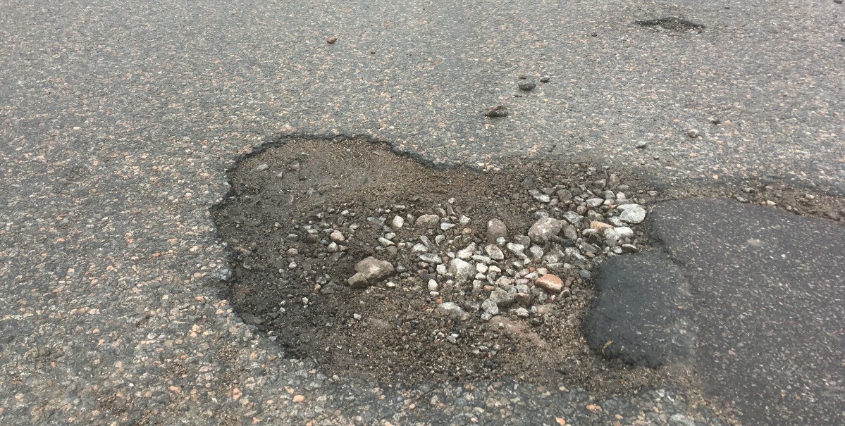 Photo of pothole on Hammerfield Avenue
